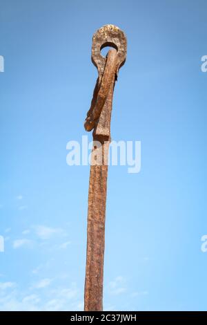 aste mistiche arrugginite con anello e occhiello Foto Stock