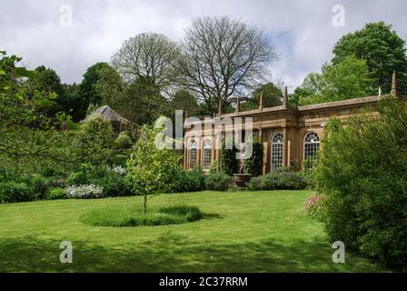 I giardini Italianate a Mapperton House, una casa padronale giacobina vicino a Beaminster, Dorset, Regno Unito Foto Stock