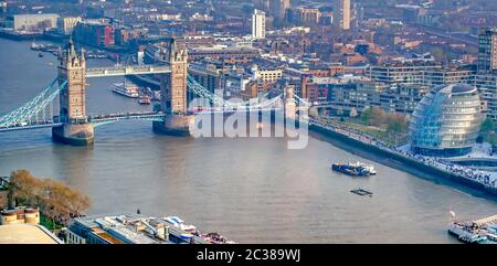Tower Bridge e il Tamigi a Londra, Regno Unito Foto Stock