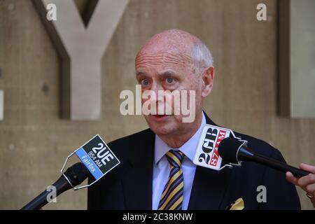 Michael Lonie, Direttore dello Stato del NSW, National Retail Association parla ai media di Operation Lightfingers fuori dal Sydney Police Center, Surry Hi Foto Stock