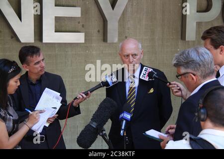 Michael Lonie, Direttore dello Stato del NSW, National Retail Association parla ai media di Operation Lightfingers fuori dal Sydney Police Center, Surry Hi Foto Stock