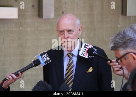 Michael Lonie, Direttore dello Stato del NSW, National Retail Association parla ai media di Operation Lightfingers fuori dal Sydney Police Center, Surry Hi Foto Stock