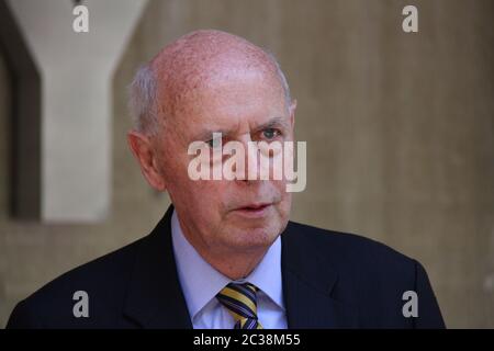 Michael Lonie, Direttore dello Stato del NSW, National Retail Association parla ai media di Operation Lightfingers fuori dal Sydney Police Center, Surry Hi Foto Stock