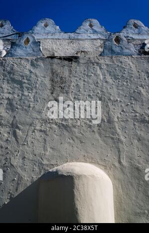 Parete laterale della chiesa di Santiago, una chiesa in stile barocco del 18 ° secolo, Merida, Messico Foto Stock