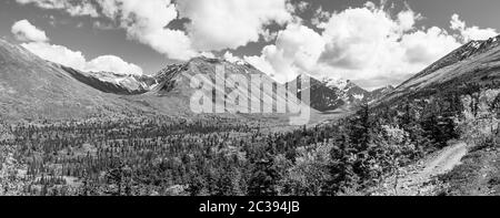 Vista panoramica senza tempo della valle glaciale del fiume South Fork Eagle Foto Stock