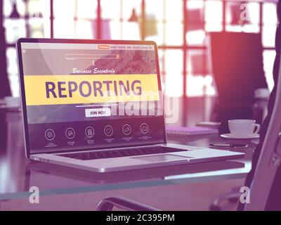 Ambiente di lavoro moderno con notebook che mostra la landing page con il concetto di reporting. Immagine tonata con messa a fuoco selettiva. Rendering 3D. Foto Stock