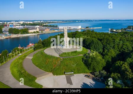 GDANSK, POLONIA - 17 GIUGNO 2020: Veduta aerea del Monumento Westerplatte in memoria dei difensori polacchi. La battaglia di Westerplatte fu una delle prime Foto Stock