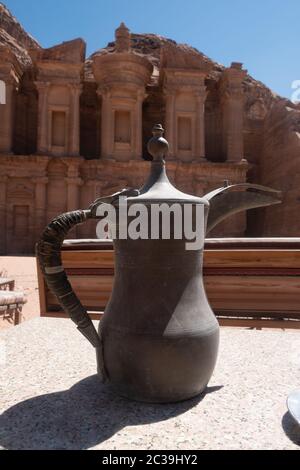 Caffettiera araba a Petra Foto Stock