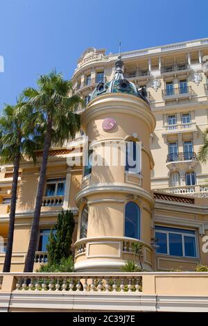 MONTE CARLO, Monaco - Agosto 17, 2012: Appartamenti di lusso a Monte Carlo, Monaco finanziarie importanti e turistica del punto di riferimento in Europa Foto Stock