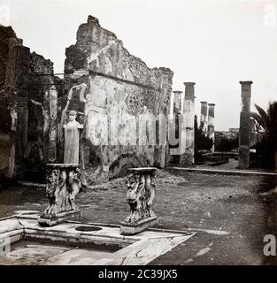 Città, città e mare italiane intorno al 1900, tra cui Napoli e Pompei Foto Stock