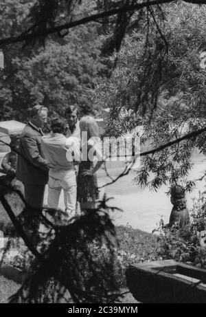 Brigitte Bardot e Sachs prima del loro matrimonio nella tenuta di famiglia a Rechenau nel 1966. Foto Stock