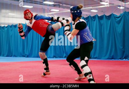 Bianca Walkden durante la sessione di formazione al National Taekwondo Centre di Manchester. Foto Stock