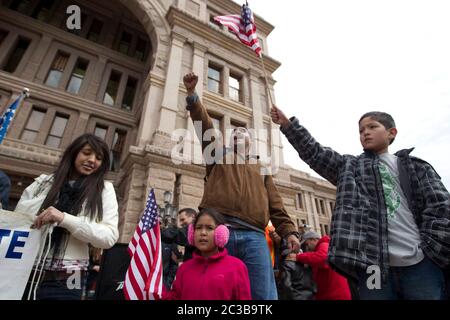 Austin Texas USA, gennaio 2013: I dimostranti si sono lanciati al Campidoglio del Texas chiedendo ai legislatori di approvare una riforma equa e giusta dell'immigrazione. ©Marjorie Kamys Cotera/Daemmrich Photography Foto Stock