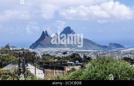 Curepipe tre montagne di mammiferi su Maurizio panorama. Foto Stock