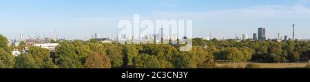 Londra - CIRCA NEL SETTEMBRE 2019: ampia vista panoramica sullo skyline di Londra visto da di Primrose Hill, ad alta risoluzione Foto Stock