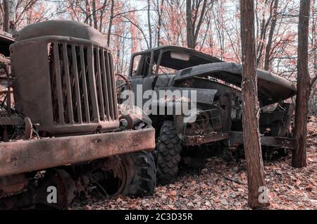 Camion arrugginito dell'esercito nel Chernobyl Foto Stock