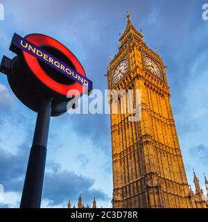 Big ben e Undergraund Foto Stock