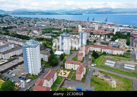 Vista aerea del drone di Broomhill sviluppo di alloggi Greenock Inverclyde Foto Stock