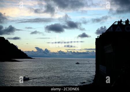 La vista dell'ingresso del canale della baia di la Concha dal porto di San Sebastian.San Sebastian. Gipuzkoa. Paesi baschi.Spagna Foto Stock