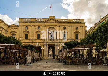 Biblioteca Nazionale di la Valletta in piena luce a Malta Foto Stock