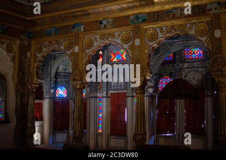 decorazione interna della camera regina del forte mehrangarh Foto Stock