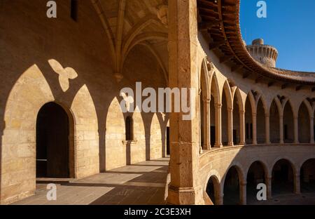 Circonvallazione interna del Castell de Bellver, Palma, Mallorca, Spagna Foto Stock