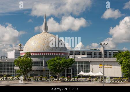 Il Museo Regalia reale (malese: Muzium ALAT Kebesaran Diraja), ospita principalmente le regalia del Sultano e i reali di Bandar seri Begawan, Brunei Foto Stock