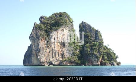 Paesaggi tropicali dell'isola su Ko Yao noi nella Baia di Phang Nga, Thailandia. Foto Stock