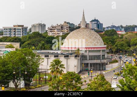 Il Museo Regalia reale (malese: Muzium ALAT Kebesaran Diraja), ospita principalmente le regalia del Sultano e i reali di Bandar seri Begawan, Brunei Foto Stock