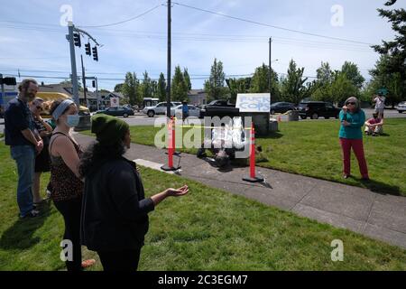 Portland, Stati Uniti. 19 giugno 2020. La statua di George Washington a nord-est 57th e Sandy Boulevard è raffigurata a Portland, Oreh., il 19 giugno 2020, dopo che è stato tirato giù nella notte. (Foto di Alex Milan Tracy/Sipa USA) Credit: Sipa USA/Alamy Live News Foto Stock