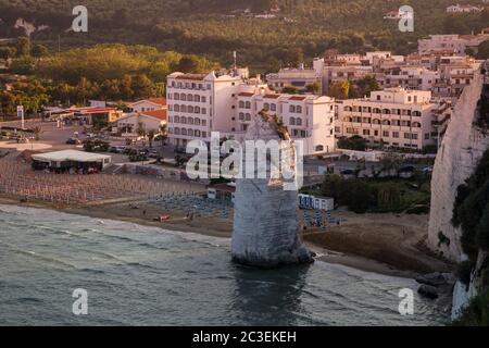 Spiaggia di Pizzomunno a Vieste Foto Stock