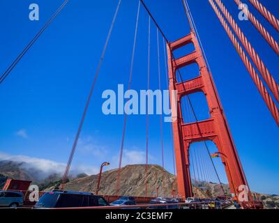 San Francisco - USA - Agosto 2019: Golden Gate Bridge nella baia di San Francisco, California. Un'icona di San Francisco, una delle attrazioni turistiche più significative Foto Stock