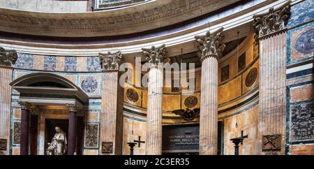 Interno del Pantheon, ex tempio romano, ora Chiesa cattolica, Piazza della rotonda, Roma, Italia Foto Stock