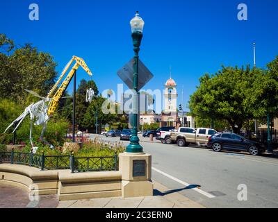 Santa Cruz California Downtown - Agosto 2019: Santa Cruz è conosciuta per il clima, la vela, le immersioni, il nuoto e uno dei migliori per il surf e la vita alternativa Foto Stock