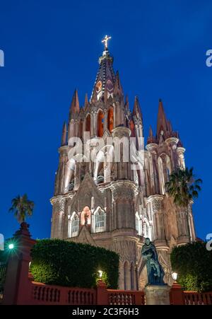 Parroquia de San Miguel Arcangel chiesa a San Miguel de Allende, Messico Foto Stock