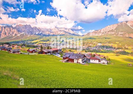 Lo splendido paesaggio di Cortina d' Ampezzo Dolomiti in vista delle Alpi Foto Stock