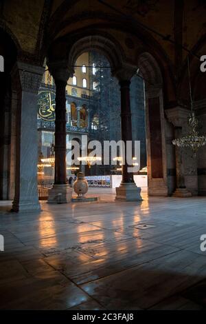 Hagia Sophia è un museo, una basilica storica e una moschea di Istanbul. Turchia Istanbul Data di scatto 14 giugno 2020 Foto Stock Hagia Sophia è un museo, una basilica storica e una moschea di Istanbul. Turchia Istanbul Data di scatto 14 giugno 2020 Foto Stock