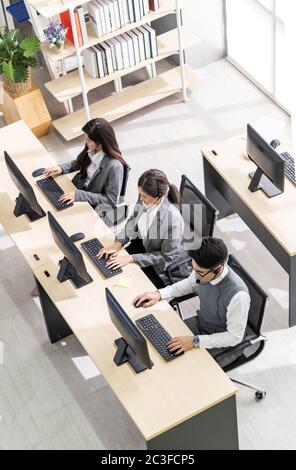 Vista dall'alto del team del call center Foto Stock