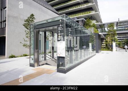 Una vista generale della Stazione di Toranomon Hills sulla linea Hibiya della Metropolitana di Tokyo a Tokyo, Giappone, il 15 giugno 2020. La nuova stazione si trova vicino all'area di risviluppo delle Toranomon Hills nel quartiere Minato di Tokyo. Credit: Yohei Osada/AFLO/Alamy Live News Foto Stock