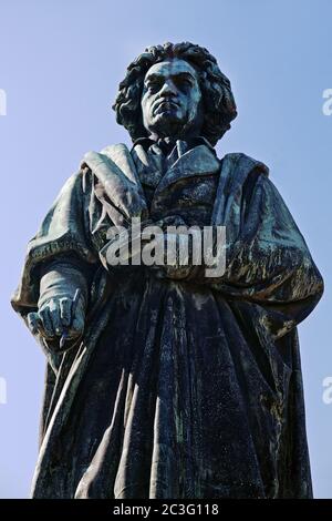 Beethoven Monument, Muensterplatz, Bonn, Nord Reno-Westfalia, Germania, Europa Foto Stock