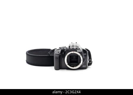 Bangkok, Thailandia - 7 Feb 2020: Canon 450D, la fotocamera DSLR è stata annunciata il 23 gennaio 2008 e rilasciata nel marzo 2008. Questo articolo è stato girato il 7 Feb 2 Foto Stock