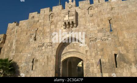 porta del leone ingresso alla città vecchia di gerusalemme in israele Foto Stock