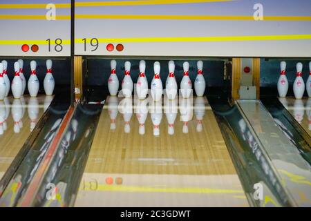 Immagine del gioco del bowling e della pista da bowling Foto Stock