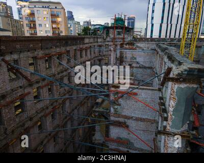 La casa di locazione Wolf Krongold è stata ristrutturata nel quartiere di Wola il 19 giugno 2020 a Varsavia, Polonia. Anche l'edificio Wolf Krongold Kno Foto Stock