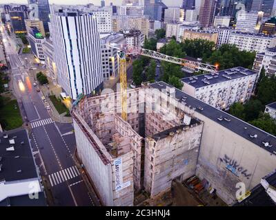 La casa di locazione Wolf Krongold è stata ristrutturata nel quartiere di Wola il 19 giugno 2020 a Varsavia, Polonia. Anche l'edificio Wolf Krongold Kno Foto Stock