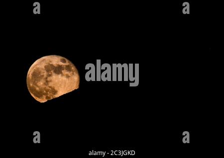 Luna Closeup che mostra i dettagli della superficie lunare. Foto Stock