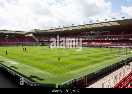 MIDDLESBROUGH, INGHILTERRA, 20 GIUGNO - una vista generale dello stadio prima della prima partita a porte chiuse durante la partita del campionato Sky Bet tra Middlesbrough e Swansea City allo stadio Riverside, Middlesbrough, sabato 20 giugno 2020. (Credit: Mark Fletcher | MI News) Credit: MI News & Sport /Alamy Live News Foto Stock