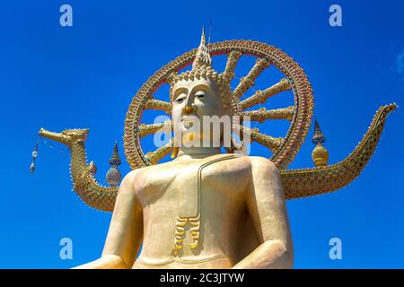 Buddha grande su Koh Samui, Thailandia in una giornata estiva Foto Stock