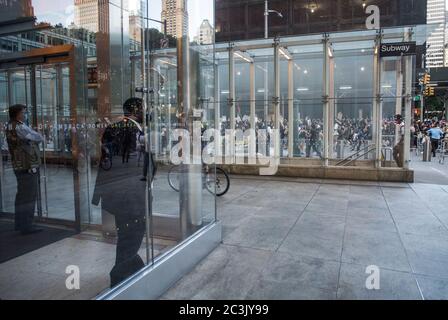 New York, New York, Stati Uniti. 19 giugno 2020. La vita nera è materia di protesta Juneteeth. Marchers sulla strada. Credit: Billy Tompkins/ZUMA Wire/Alamy Live News Foto Stock