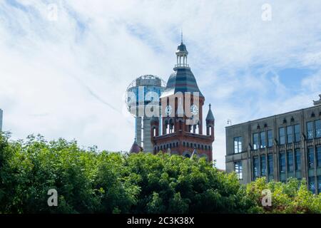 Reunion Tower e la Torre dell'Orologio del tribunale della contea di Dallas Foto Stock